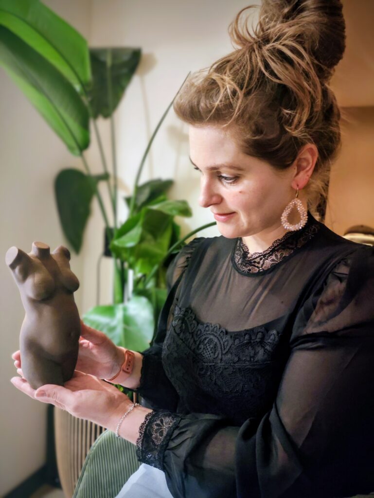 anne met zwangerschapsbeeldje